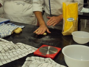 rouler le boudin main gauche et droite